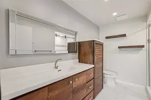 5755 Avista Dr, Sarasota, FL 34243 - Photo 33