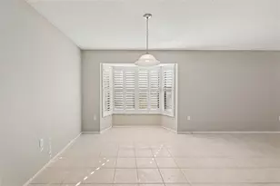 5755 Avista Dr, Sarasota, FL 34243 - Photo 11