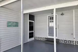 415 Oakwood Blvd W, Sarasota, FL 34237 - Photo 1