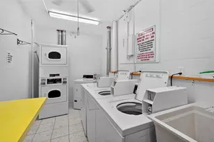 2100 Benjamin Franklin Dr, Sarasota, FL 34236 - Photo 13