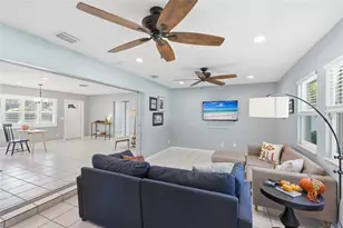 2437 Clematis St, Sarasota, FL 34239 - Photo 7