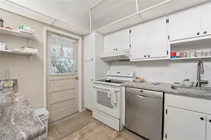 7461 W Country Club Dr N, Sarasota, FL 34243 - Photo 7