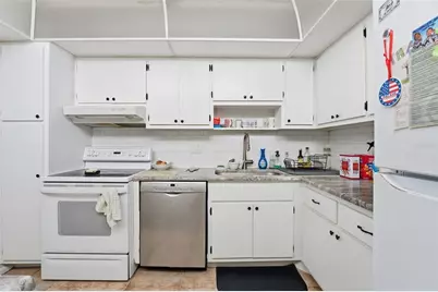 7461 W Country Club Drive N #301, Sarasota, FL 34243 - Photo 5