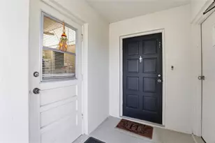 7461 W Country Club Dr N, Sarasota, FL 34243 - Photo 3