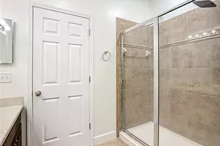 3668 Parkridge Cir, Sarasota, FL 34243 - Photo 23