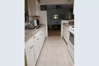 3001 Eden Mills Dr, Sarasota, FL 34237 - Photo 5