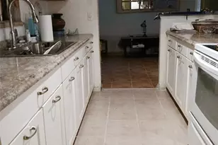 3001 Eden Mills Dr, Sarasota, FL 34237 - Photo 5