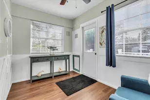 719 35th St W, Bradenton, FL 34205 - Photo 9