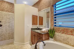 3706 80th Dr E, Sarasota, FL 34243 - Photo 33