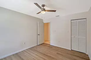 4799 Oak Forest Dr W, Sarasota, FL 34231 - Photo 25