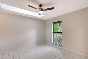 4799 Oak Forest Dr W, Sarasota, FL 34231 - Photo 17