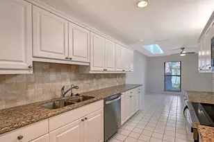 4799 Oak Forest Dr W, Sarasota, FL 34231 - Photo 15