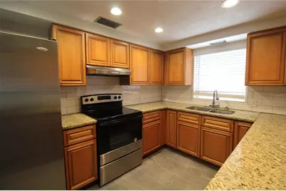 7464 Cass Circle, Sarasota, FL 34231 - Photo 9