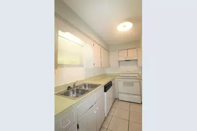 5509 Fountain Lake Circle #C107, Bradenton, FL 34207 - Photo 3