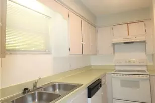 5509 Fountain Lake Cir, Bradenton, FL 34207 - Photo 3