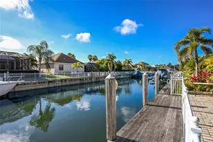 525 Mast Dr, Bradenton, FL 34208 - Photo 3