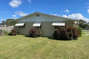 1040 Jamaica Rd, Venice, FL 34293 - Photo 5