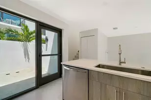 1558 4th St, Sarasota, FL 34236 - Photo 7