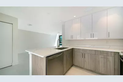 1558 4th Street #210, Sarasota, FL 34236 - Photo 5