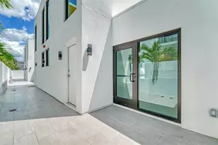 1558 4th St, Sarasota, FL 34236 - Photo 9