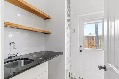 3410 S School Avenue, Sarasota, FL 34239 - Photo 19