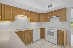 4414 La Jolla Dr, Bradenton, FL 34210 - Photo 9