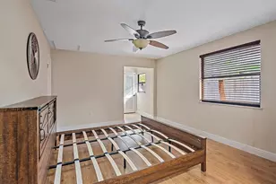 2313 Loma Linda St, Sarasota, FL 34239 - Photo 11