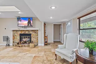 2313 Loma Linda St, Sarasota, FL 34239 - Photo 5