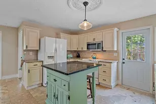 2313 Loma Linda St, Sarasota, FL 34239 - Photo 9