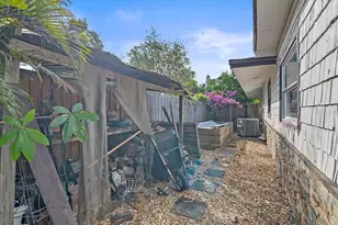 2313 Loma Linda St, Sarasota, FL 34239 - Photo 25