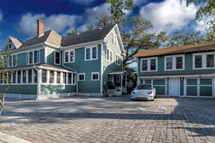 304 15th St W, Bradenton, FL 34205 - Photo 1