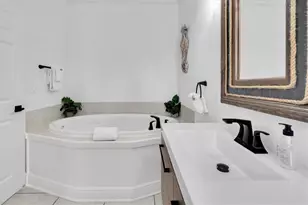 4006 5th Ave, Holmes Beach, FL 34217 - Photo 21