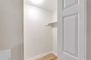 3835 Almeria Ct, Sarasota, FL 34239 - Photo 11