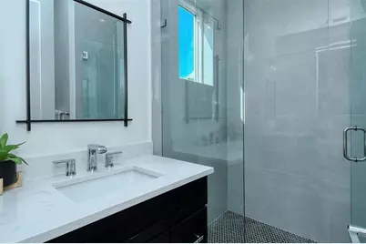 2406 Avenue C, Bradenton Beach, FL 34217 - Photo 33