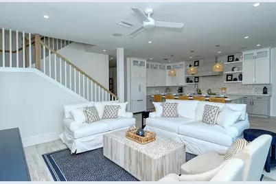 2406 Avenue C, Bradenton Beach, FL 34217 - Photo 11