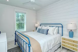 2406 Avenue C, Bradenton Beach, FL 34217 - Photo 51