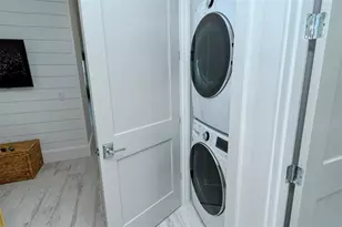 2406 Avenue C, Bradenton Beach, FL 34217 - Photo 37