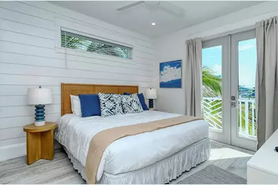 2406 Avenue C, Bradenton Beach, FL 34217 - Photo 25