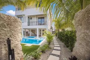 2415 Avenue B, Bradenton Beach, FL 34217 - Photo 49