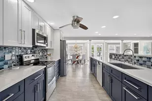 747 Marbury Ln, Longboat Key, FL 34228 - Photo 17