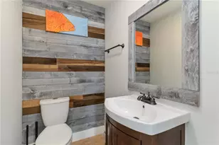 1521 Siesta Dr, Sarasota, FL 34239 - Photo 15