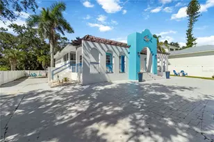 1521 Siesta Dr, Sarasota, FL 34239 - Photo 3