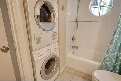 1243 Siesta Bayside Drive #D, Sarasota, FL 34242 - Photo 33