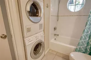 1243 Siesta Bayside Dr, Sarasota, FL 34242 - Photo 33