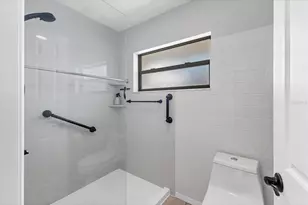 217 Southampton Dr, Venice, FL 34293 - Photo 21