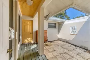 217 Southampton Dr, Venice, FL 34293 - Photo 27