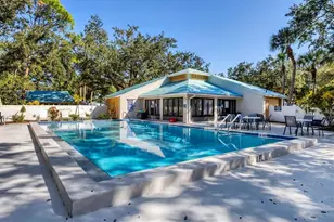 217 Southampton Dr, Venice, FL 34293 - Photo 37