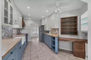 217 Southampton Dr, Venice, FL 34293 - Photo 5