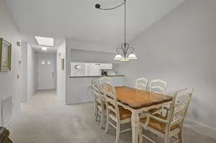 5633 Avista Dr, Sarasota, FL 34243 - Photo 9