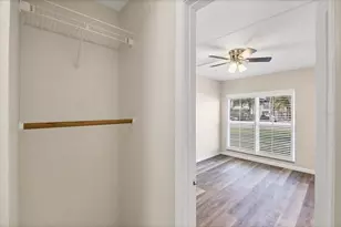 845 Benjamin Franklin Dr, Sarasota, FL 34236 - Photo 27